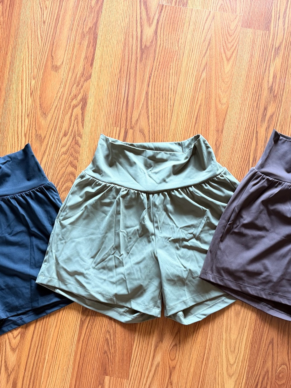HALARA High-Waist Fold-Over Shorts in Olive Green